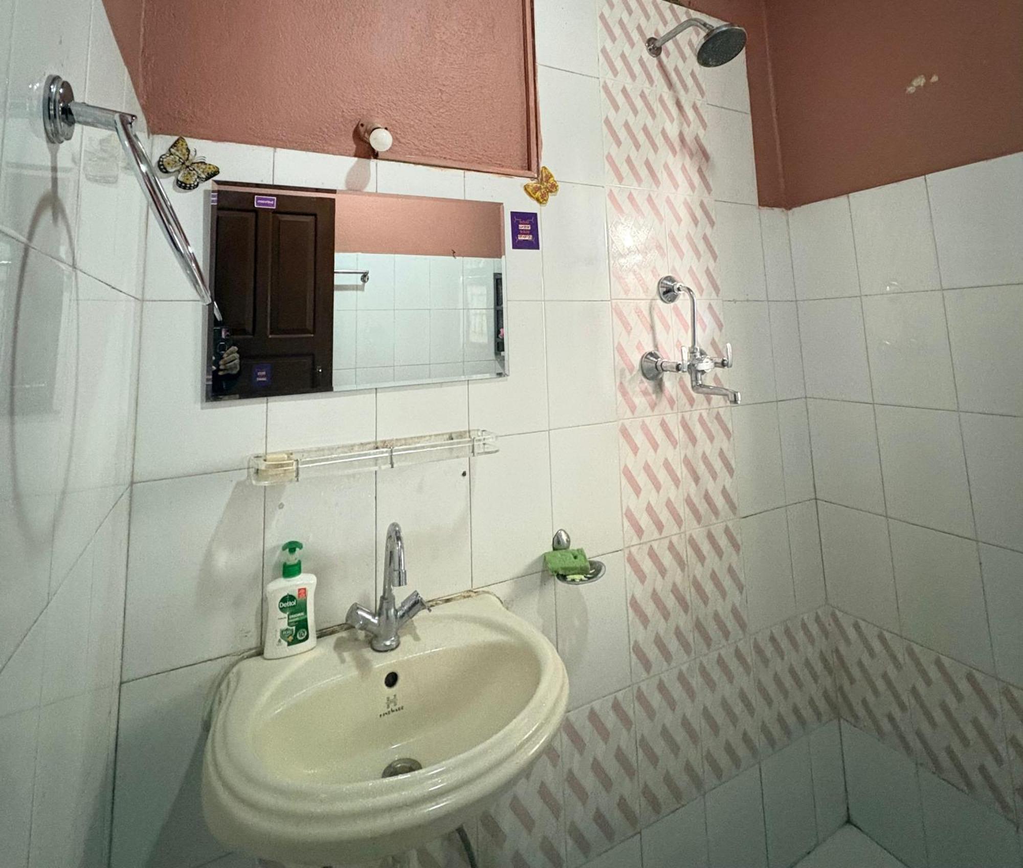 Drakon Nest Homestay Катманду Екстериор снимка